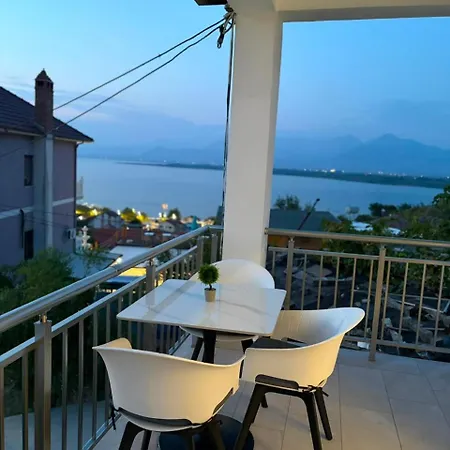 Lakeview * Široka